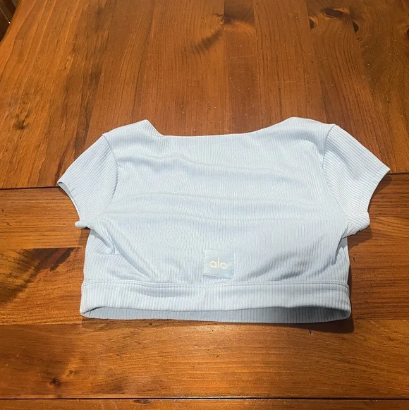 ALO Womens Light Blue Sky Blissful Henley Short Sleeve Scoop Bra Crop Top Size S - Picture 5 of 6